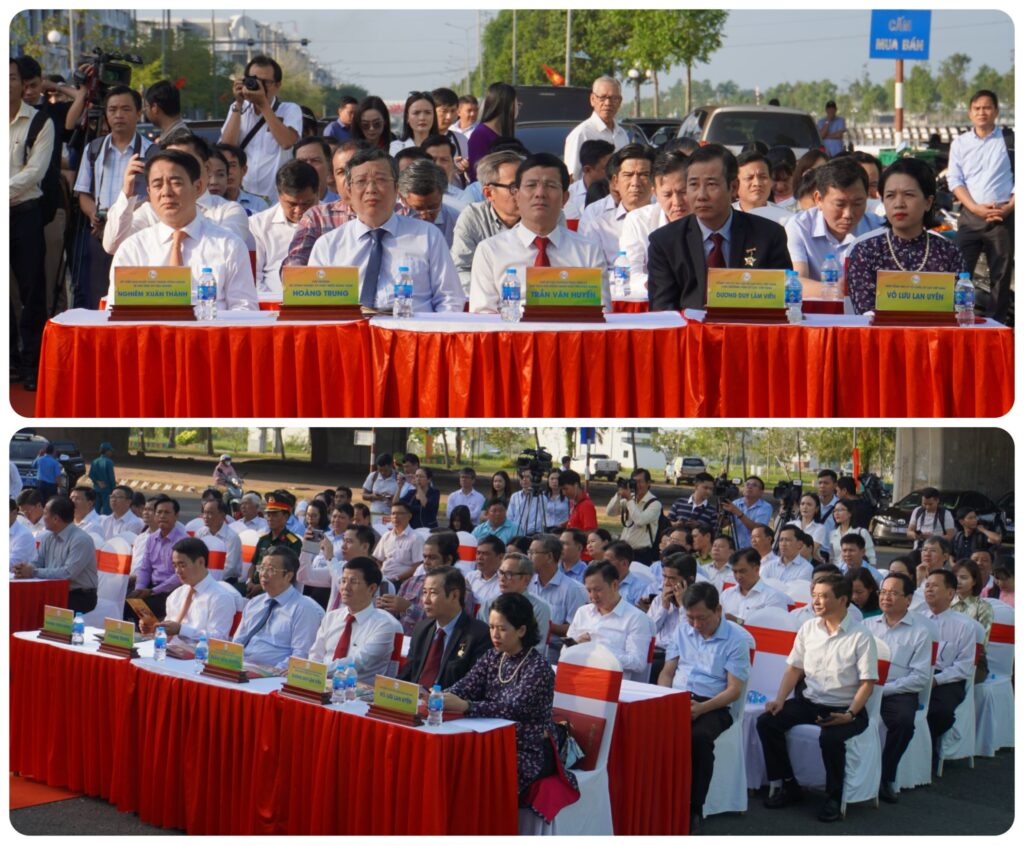 Lãnh đạo, người dân và du khách đến dự Lễ Khai mạc Festival con đường lúa gạo